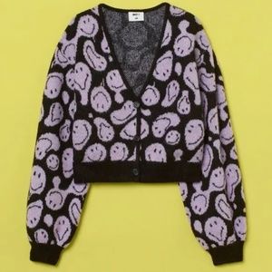 NWT SMILEY X H&M Cropped Sweater